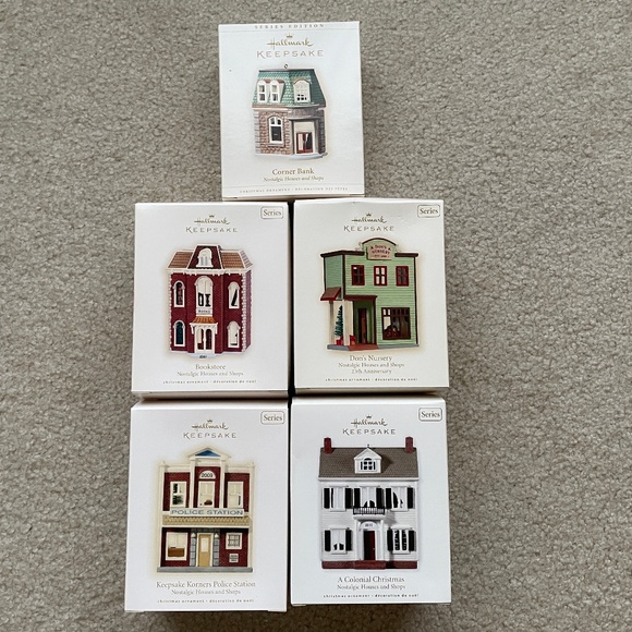 Lot 5 Hallmark Ornaments Nostalgic Houses & Shops 2006-2010 - Picture 1 of 6